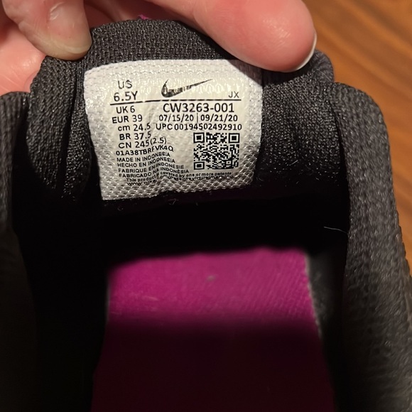 Nike revolution running 6.5Y